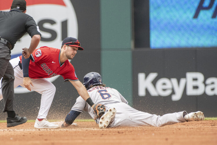 Jones scores go-ahead run on throwing error in 7th, Guardians beat Astros 4-2